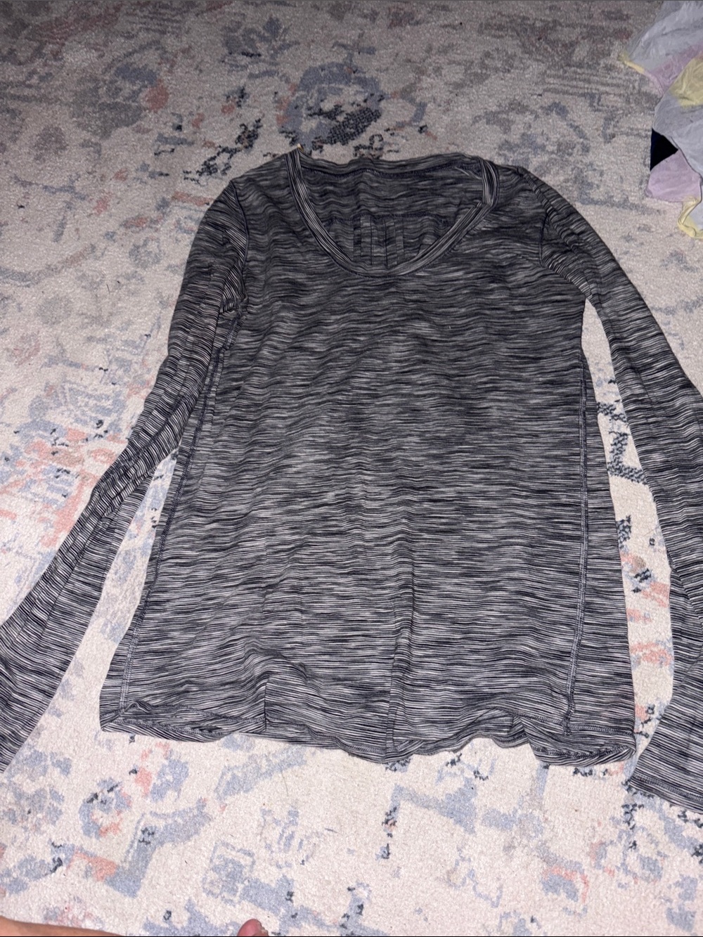Lululemon long sleeve Top - Gray size 8